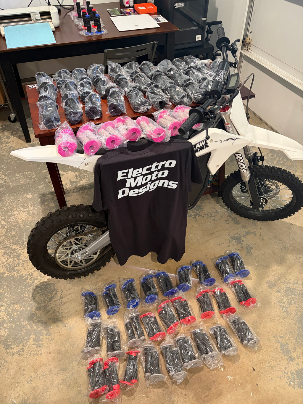 E-Moto 7/8  Pillow Top Grips - Electro Moto Designs