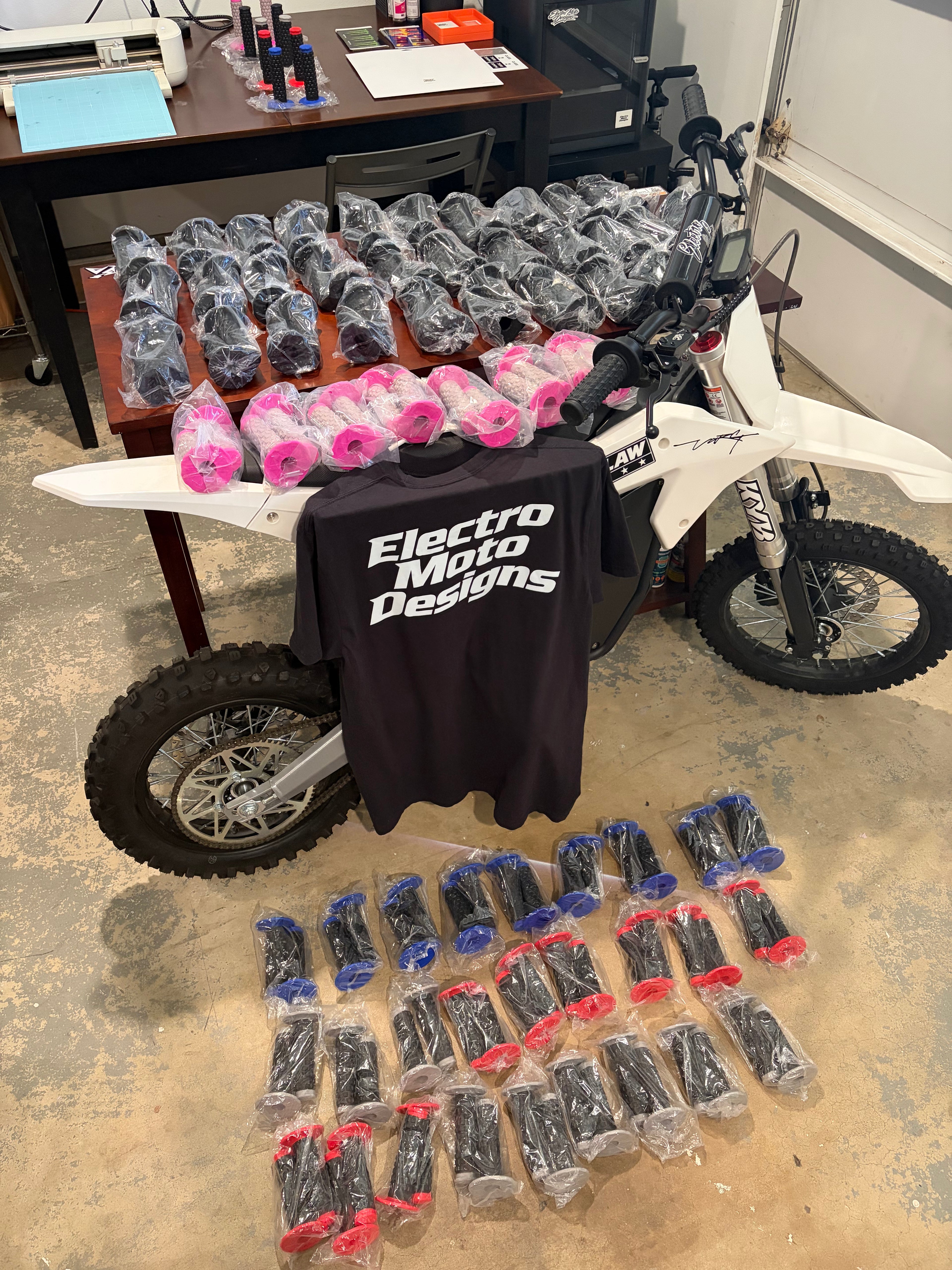 E-Moto 7/8  Pillow Top Grips - Electro Moto Designs